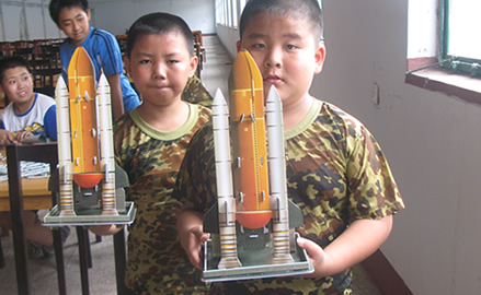 魚躍軍事夏令營活動之模型制作